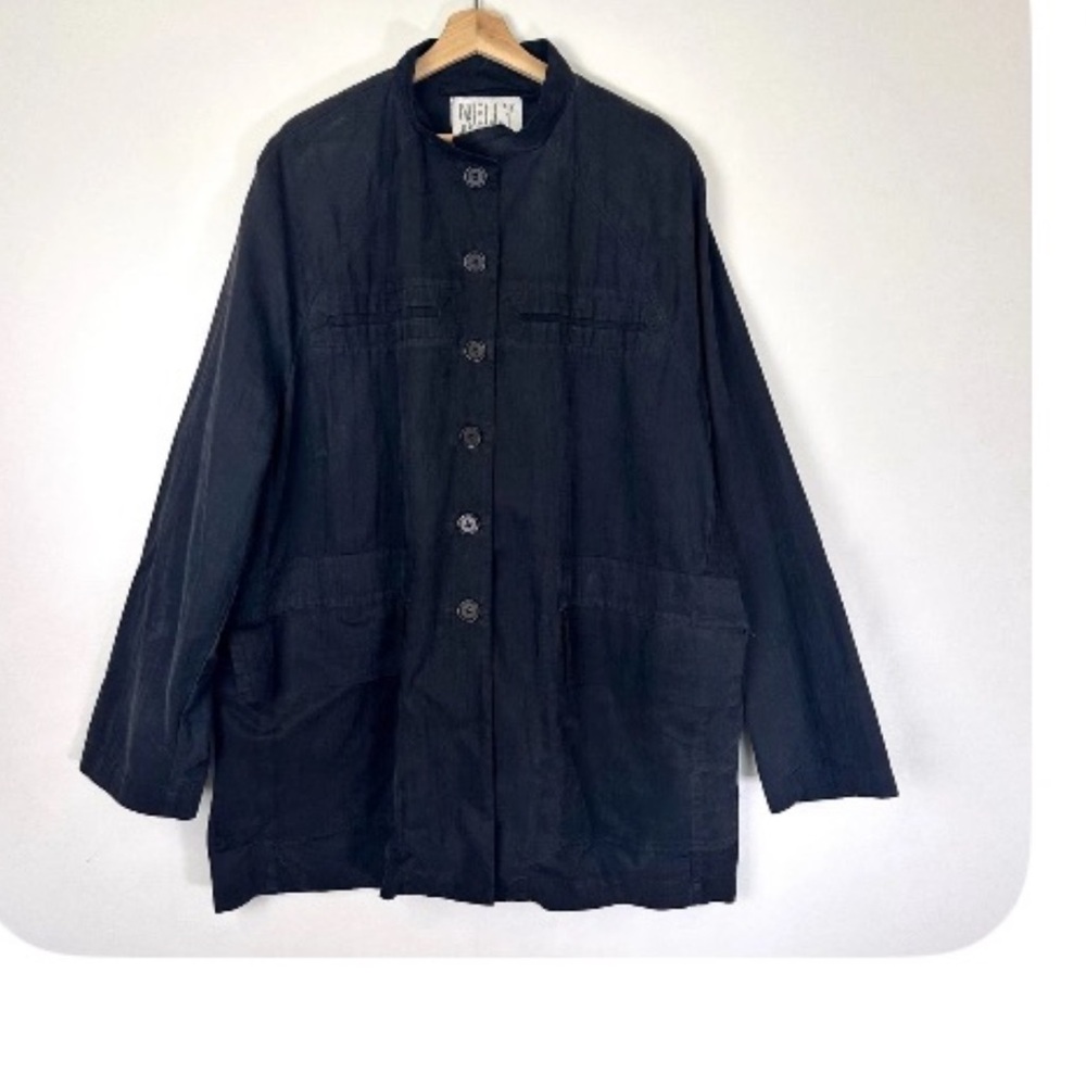 Nelly Johansson avant- garde Button-Up Jacket
oversized profile.